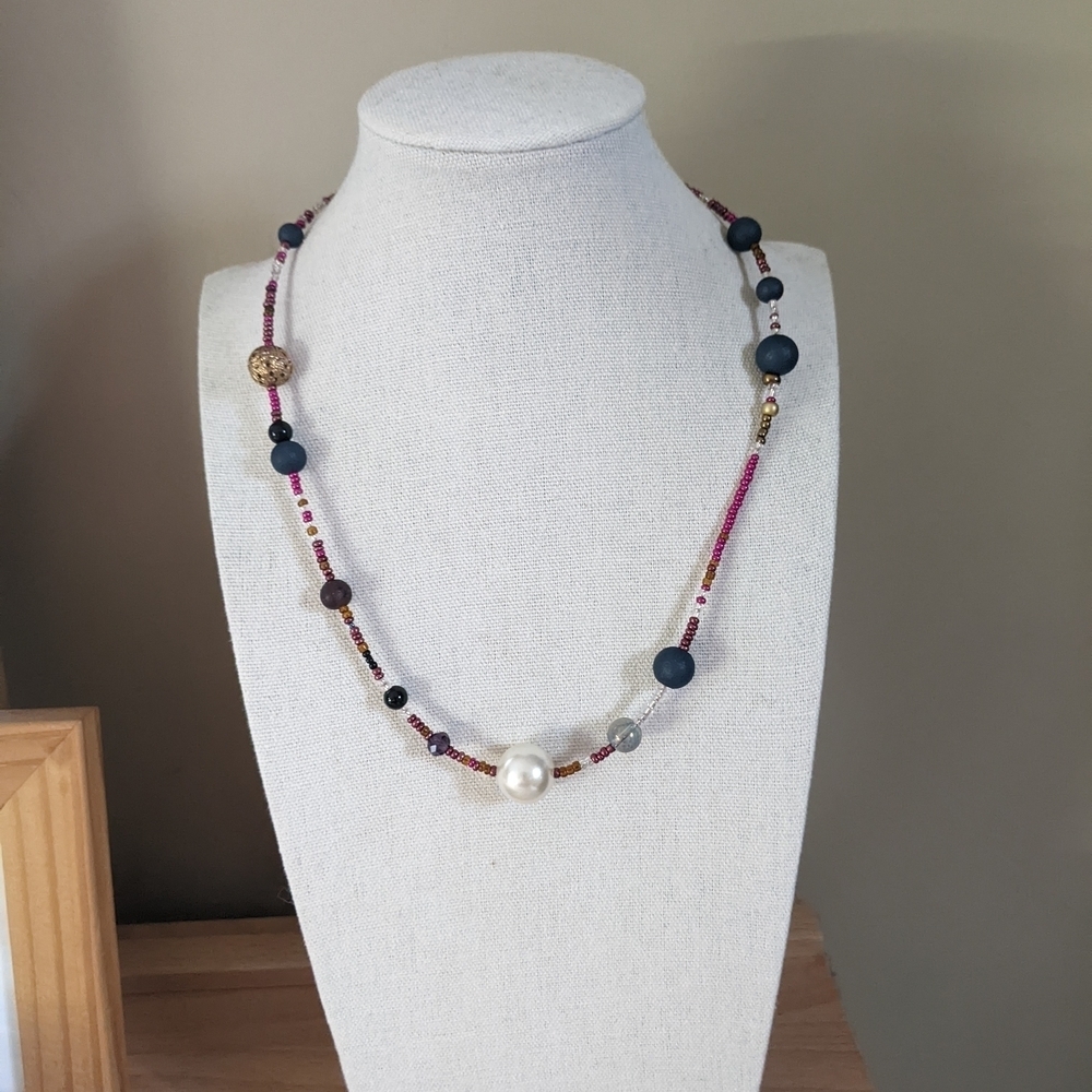 Elegant Multicolor Beaded Necklace